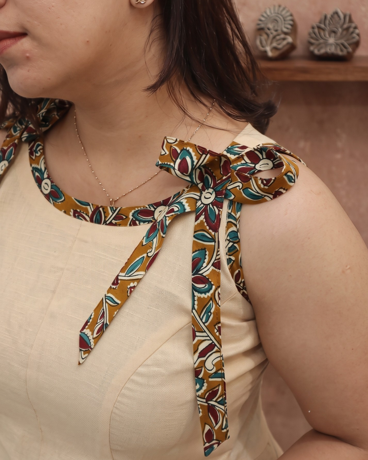 Sleevless Traditional Frock
