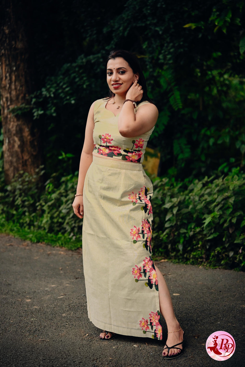 Traditional Midi Crop top