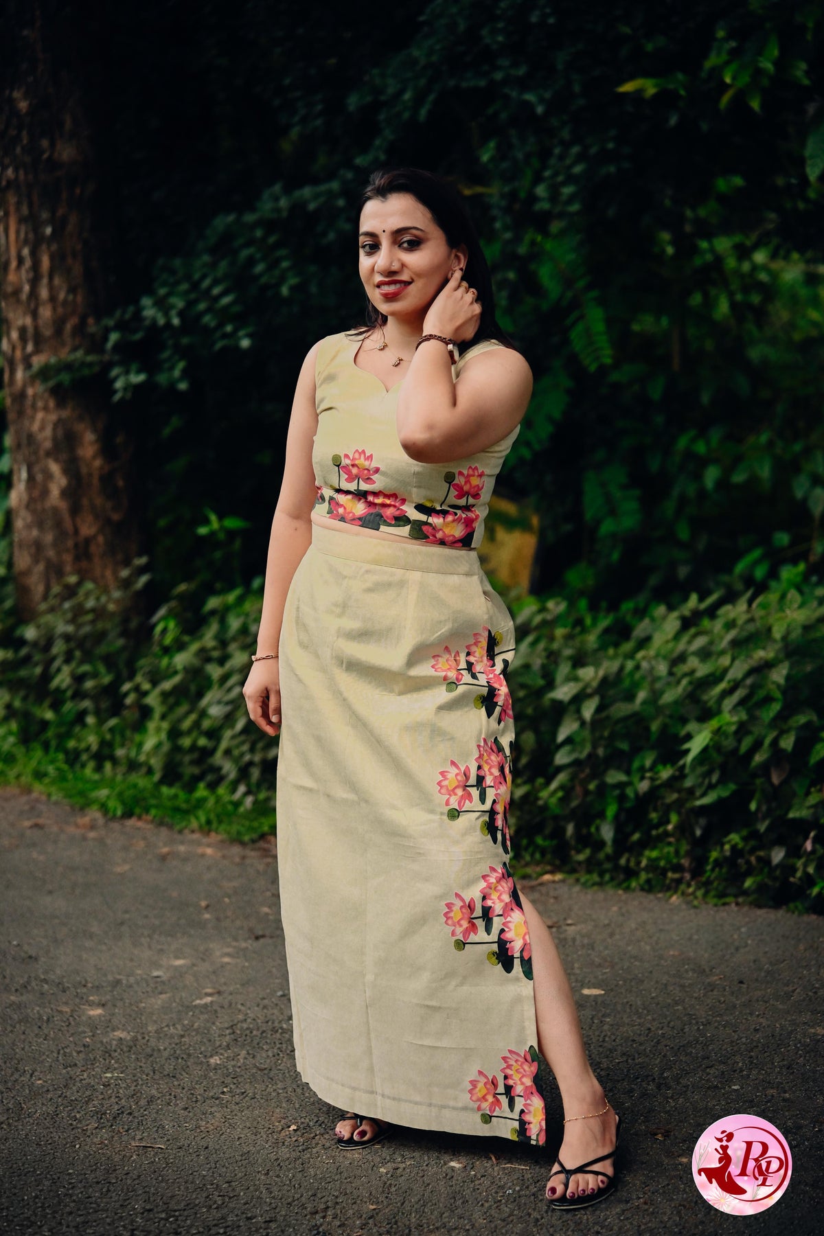 Traditional Midi Crop top